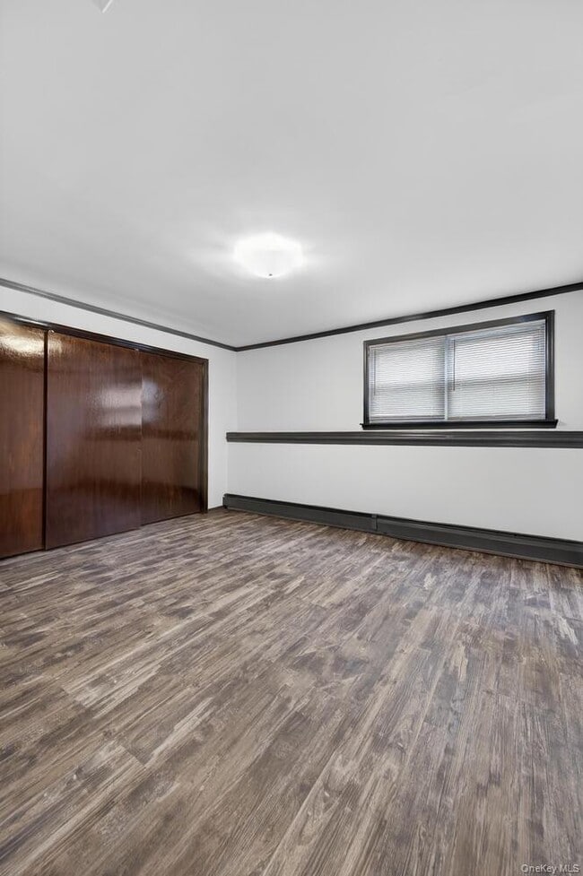 Building Photo - 9 Bay Beach Ave