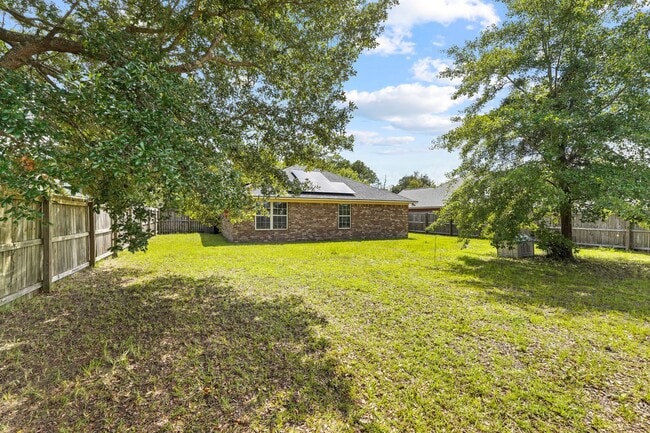Building Photo - Charming Brick Single Family Home in Hinesville For Lease!