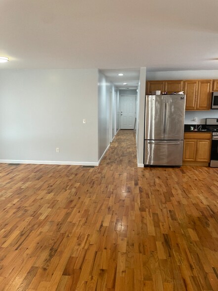 Building Photo - 69 Fairfield St