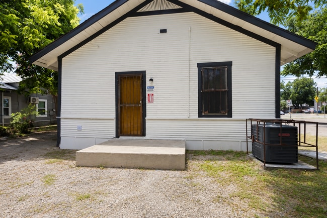 Building Photo - 843 Culebra Rd