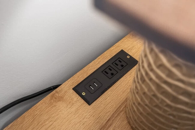 Building Photo - 1676 Raynell Way