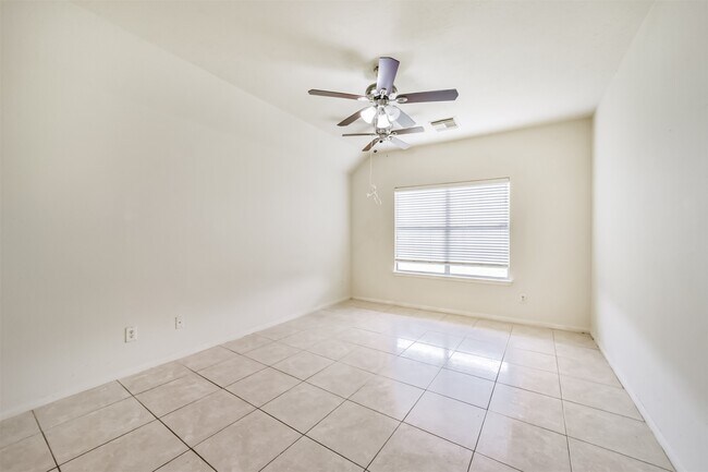 Building Photo - 7102 Calix Ln
