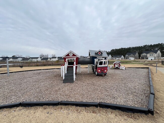 Building Photo - Charming 3BD, 2BA Zebulon Home in a Quiet HOA Community with Amenities