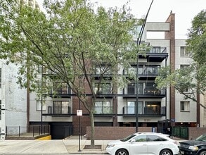 Building Photo - 1218 N LaSalle St
