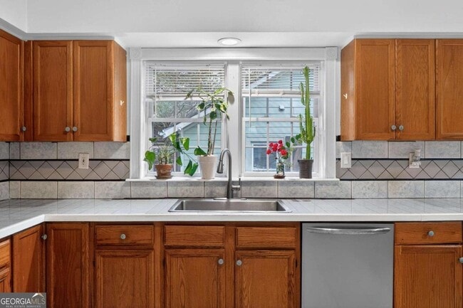 Building Photo - 1411 Glenwood Ave SE