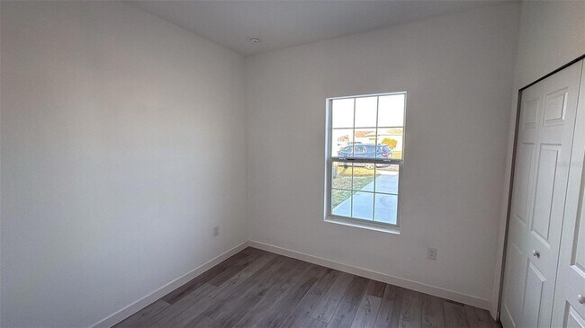 Building Photo - 875 Colville Dr