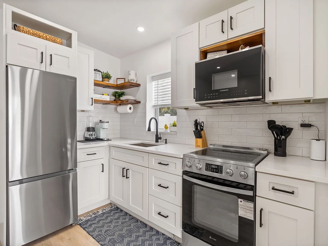 Building Photo - 6726 SW 19th St