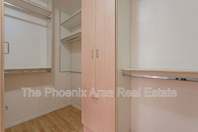 Building Photo - 1143 N Apollo Dr