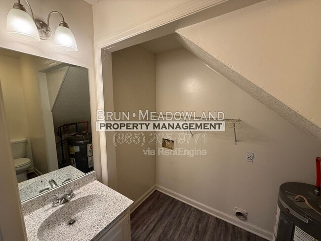 Building Photo - 9116 Parktop Ln NW