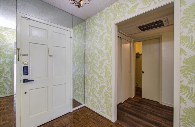 Building Photo - 2700 Bellefontaine St