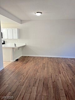 Building Photo - 300 Pine Haven St