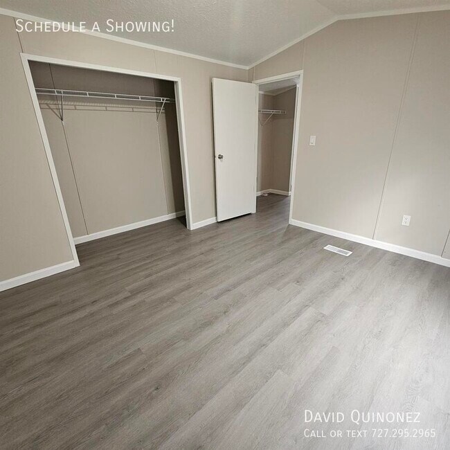 Building Photo - 2737 W Washington Center Rd