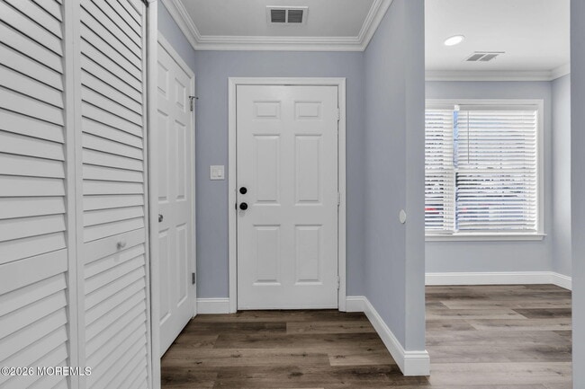 Building Photo - 401 Hampton Ct