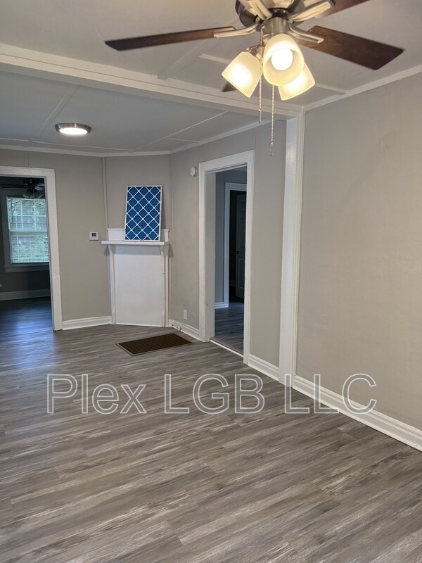 Building Photo - 109 Ware St