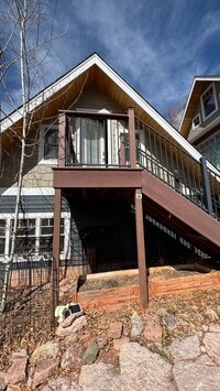 Building Photo - Adorable Garage Studio in beautiful Manitou Springs.