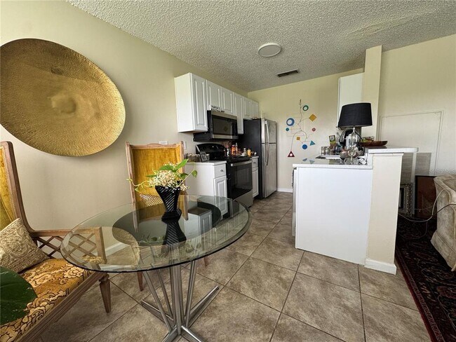 Building Photo - 2565 Grassy Point Dr