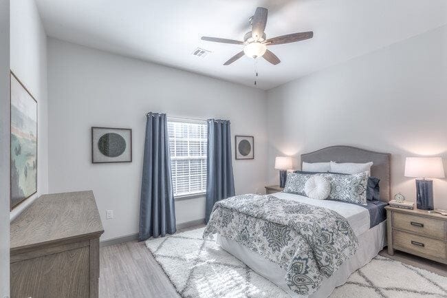 Building Photo - 98 Apartments