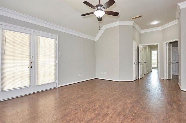 Building Photo - 6734 Wildacre Dr