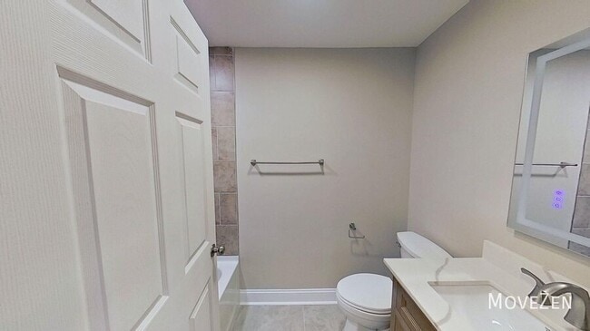 Building Photo - 9 Ratcale Ln