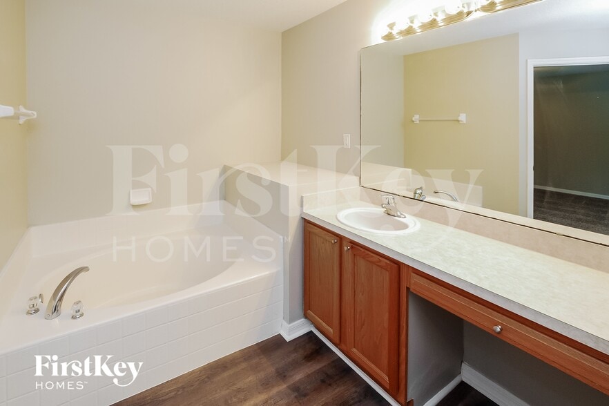 Building Photo - 64 Ramblewood Dr