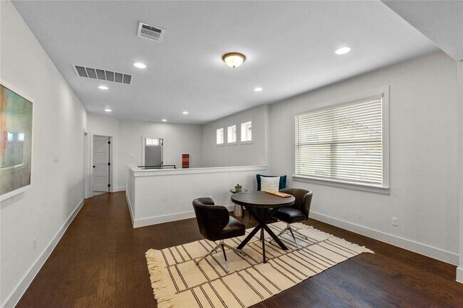 Building Photo - 1273 Summerbrooke Cir