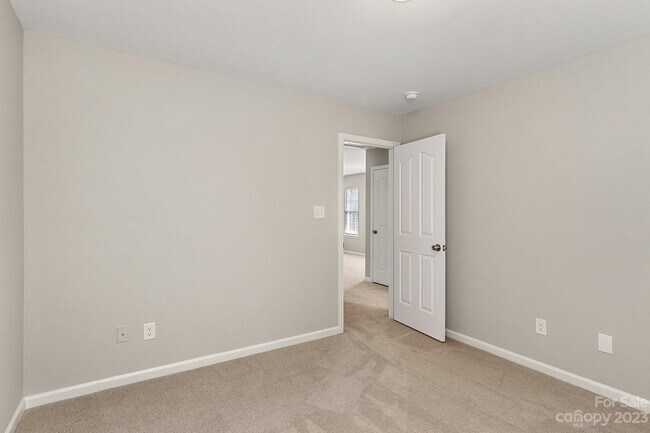 Building Photo - 3808 Herkimer Dr