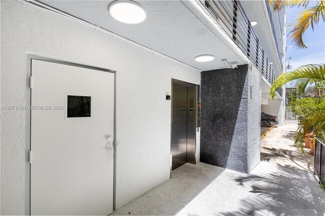 Building Photo - 1225 West Ave