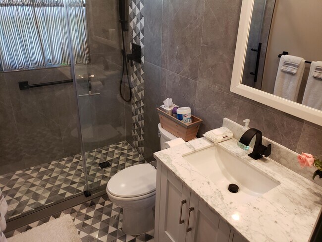 Building Photo - 3980 Oaks Clubhouse Dr