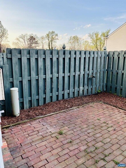 Building Photo - 210 Saponi Ln