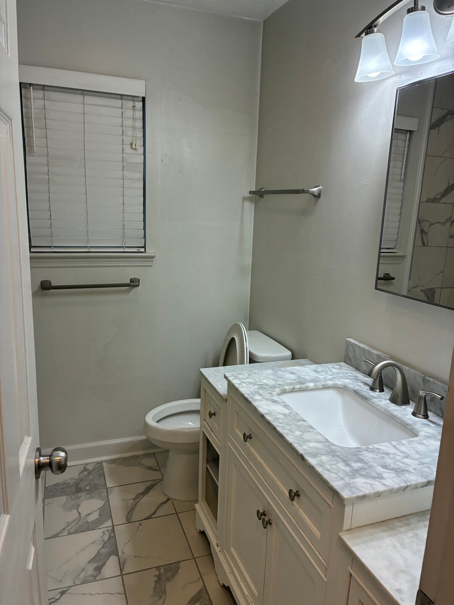 Building Photo - 20 Rosemunn Dr