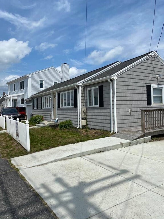 Primary Photo - 490 Ocean St