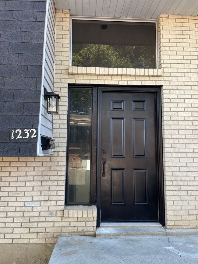 Building Photo - Beautifully Remodeled 2-Bedroom Duplex by Provo River Trail