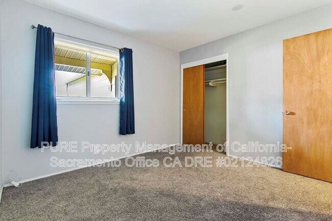 Building Photo - 8916 Fashion Dr