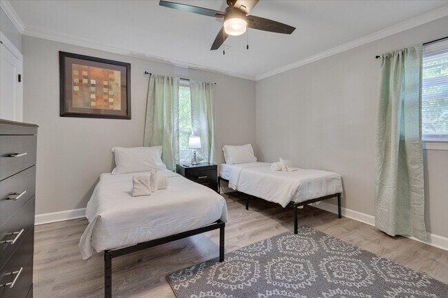 Building Photo - 1012 Glenco Rd