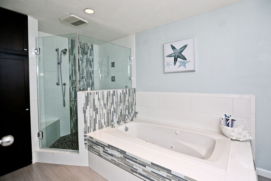 Building Photo - 3088 Sombrero Cir