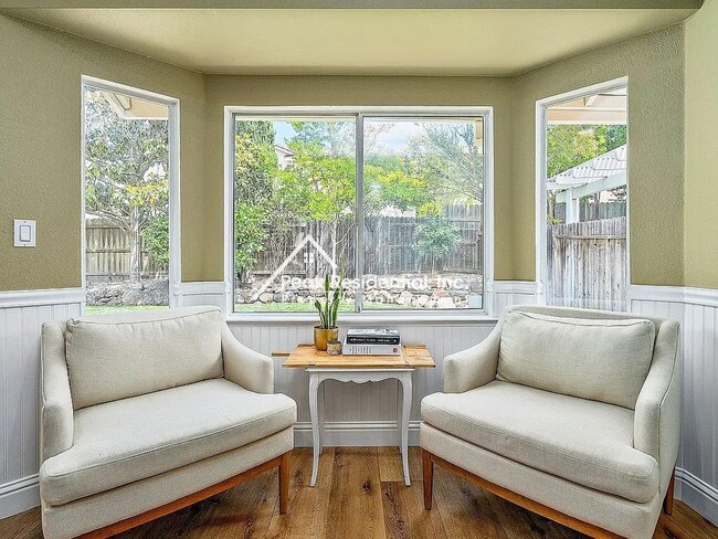 Building Photo - Updated 4bd/2ba Folsom Home with 3 Car Gar...