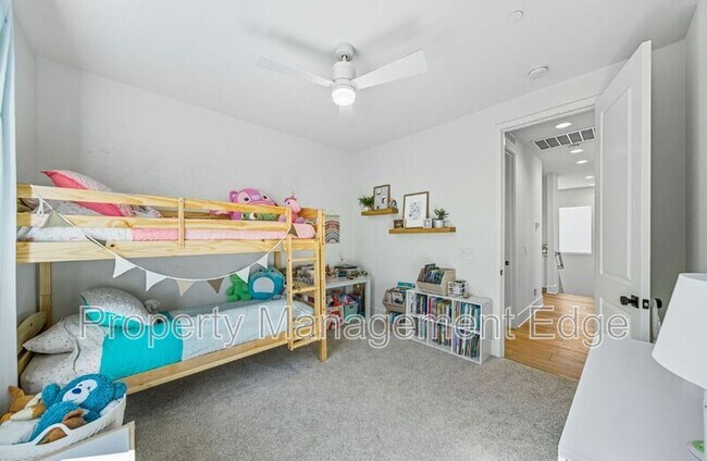 Building Photo - 32017 Radiant Dr