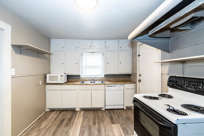 Building Photo - 2310 15th St