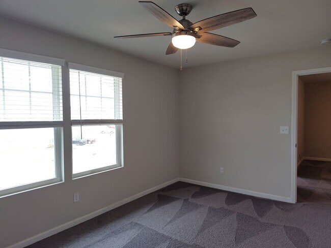 Building Photo - Beautiful home located in the Upper Riverpointe Community in Charlotte !