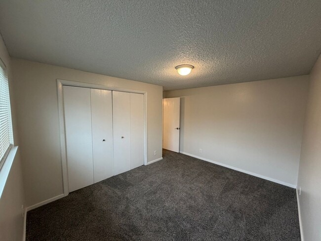 Building Photo - Beautiful 4 bed 2 bath home in Boise just off E Bergeson St