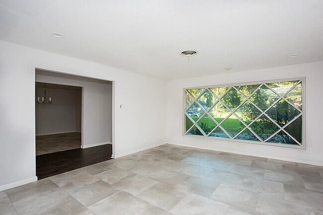 Building Photo - 6407 Nuben St