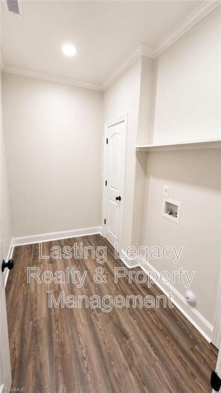 Building Photo - 1505 East Ave