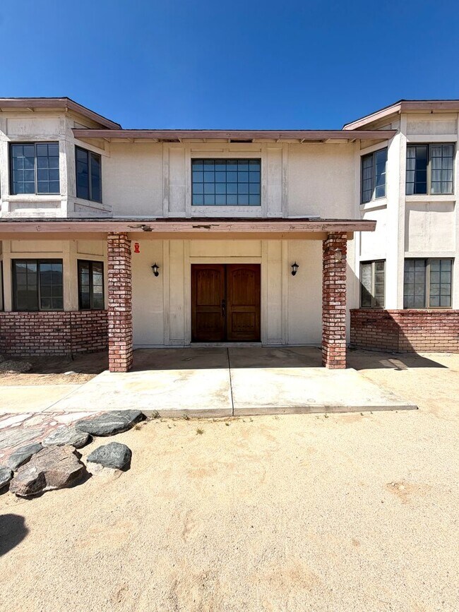 Building Photo - 4 Bedroom, 3 Bathroom with Office Near National Park