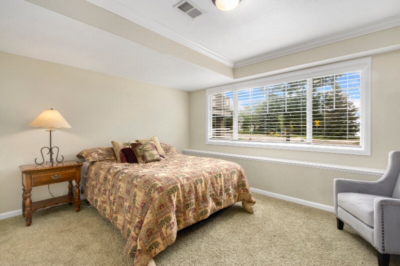 Building Photo - 4918 Valley Oak Dr