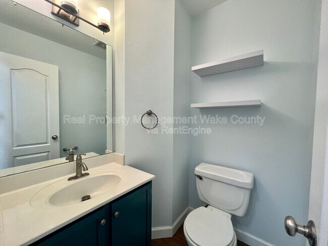 Building Photo - 213 Piney Woods Ln