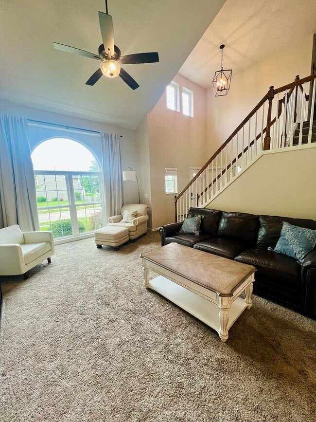 Building Photo - Beautiful 4 Bedroom Home in a Cul-De-Sac
