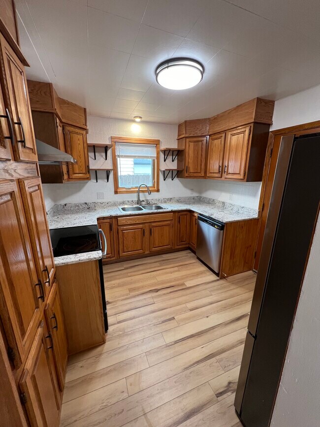 Building Photo - 2302 2nd Ave N