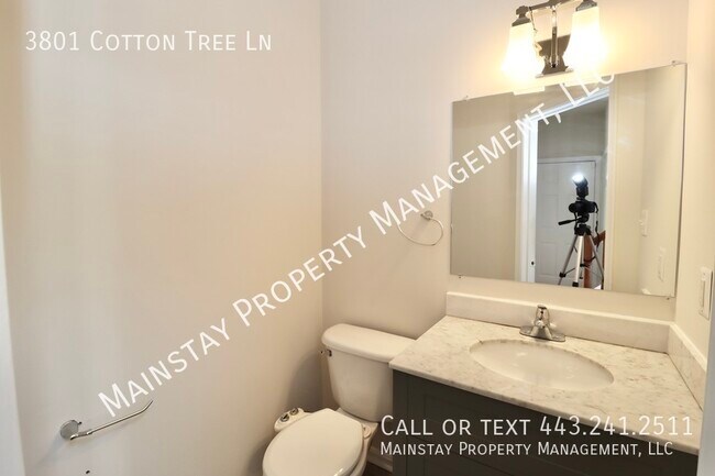 Building Photo - Beautiful 5 Bedroom SFH in Family Friendly...