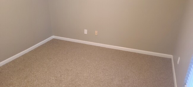 Building Photo - 1107 Davis Dr