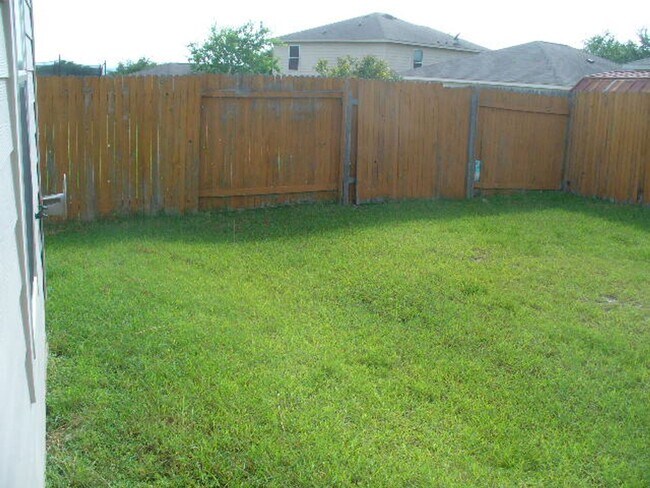 Building Photo - Charming 3-Bedroom Home for Immediate Move-In